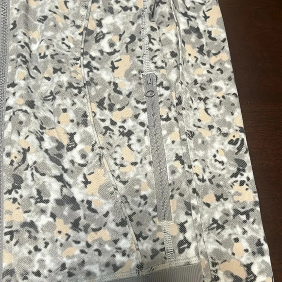 Lululemon Nice Asana Jacket - Picture 10 of 10